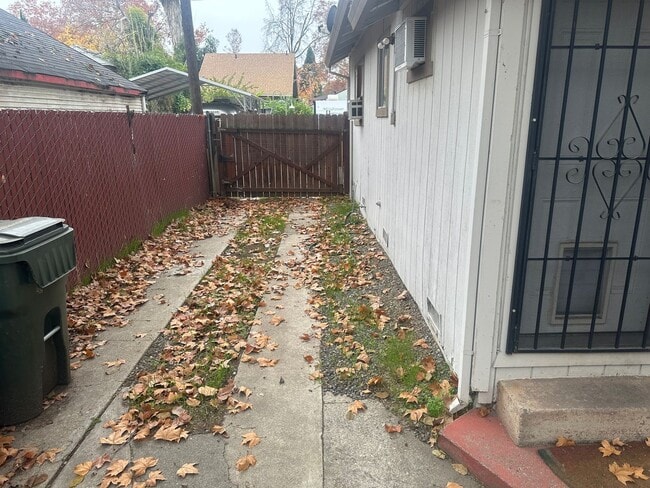 Building Photo - 2812 C St