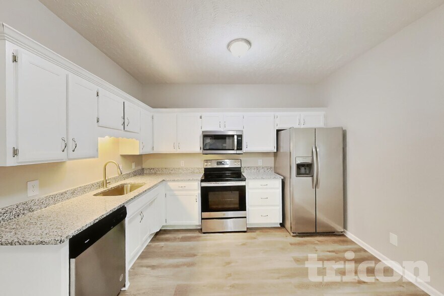 Building Photo - 407 Barking Dr