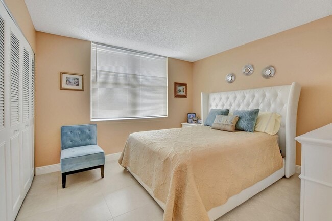 Building Photo - 14527 Bonaire Dr