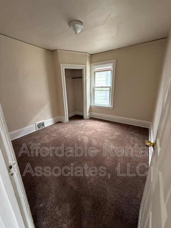 Building Photo - 3529 W Pierce St