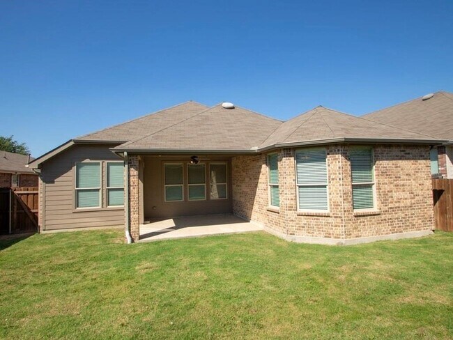 Building Photo - 417 Hackberry Dr