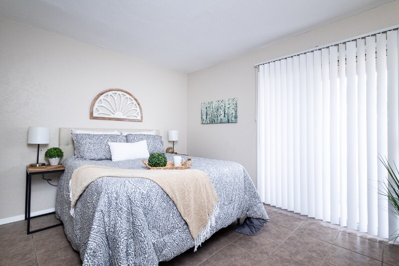 Building Photo - 1517 Nogales St