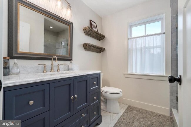 Building Photo - 3741 River Rd