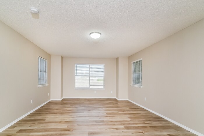 Building Photo - 113 Nighthawk Dr