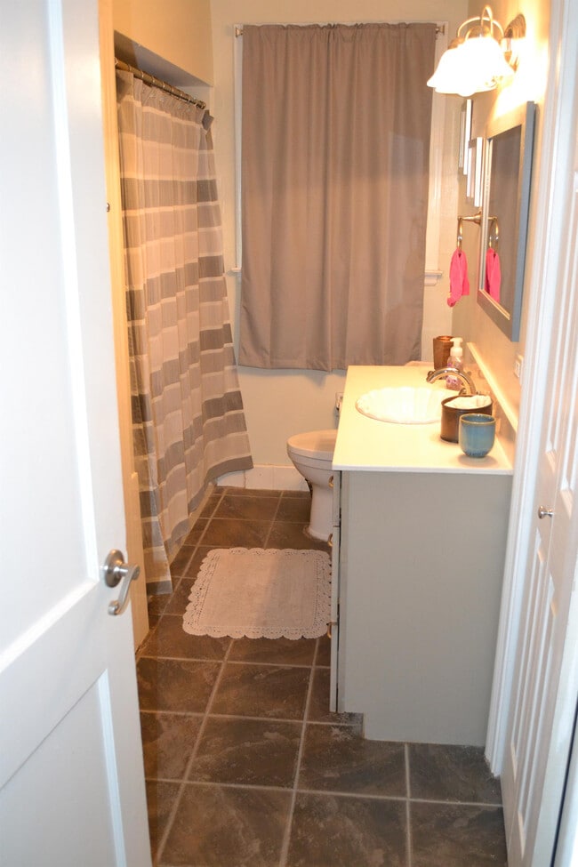 Building Photo - 128 Gruner Rd