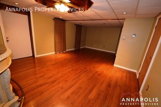 Building Photo - 73 Spa Rd