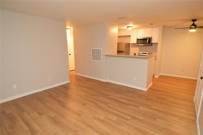 Building Photo - 1400 Gandy Blvd N