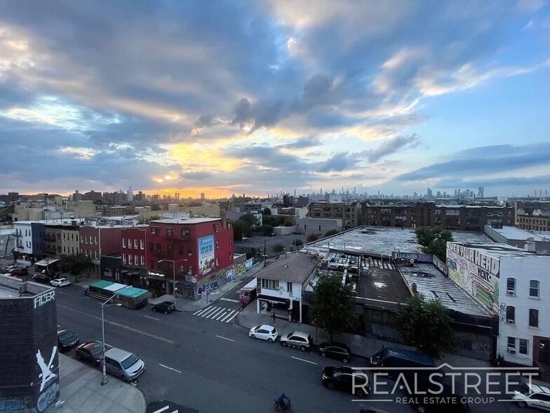 Building Photo - Modern 2-Bedroom Apartment with Private Balcony in Prime Bushwick