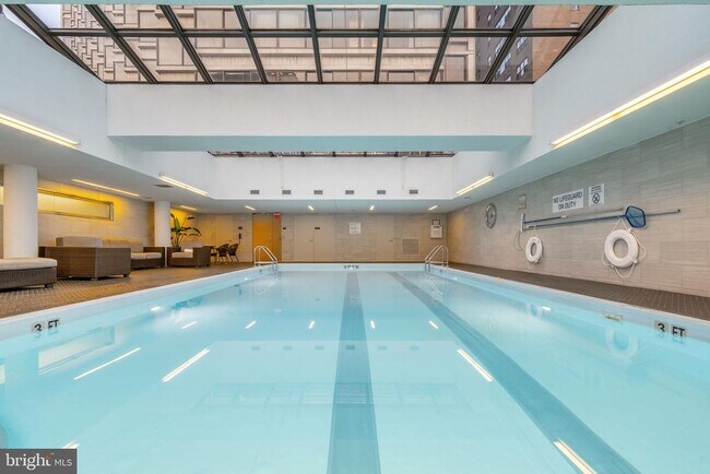 Building Photo - 210 W Rittenhouse Square