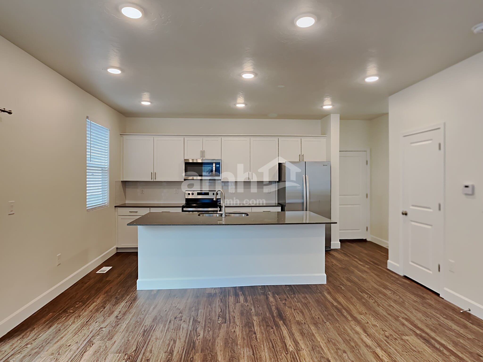 Building Photo - 6744 N Silver Gate Dr