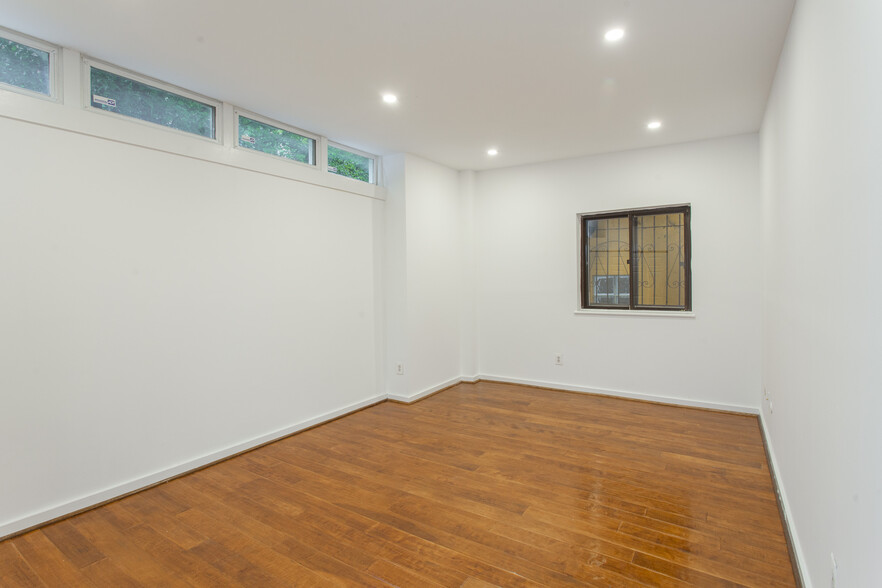 Primary Bedroom - 1035 Spruce St