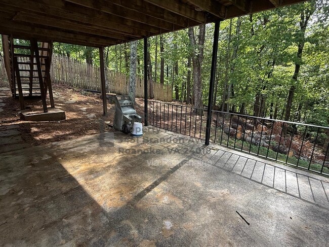 Building Photo - 6111 Barn Owl Cir