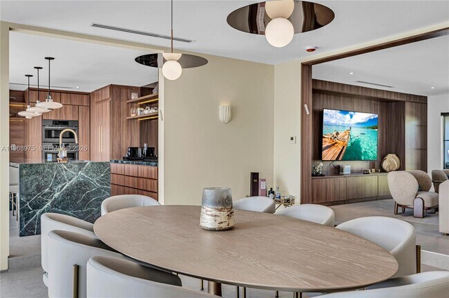 Building Photo - 1170 S Biscayne Point Rd