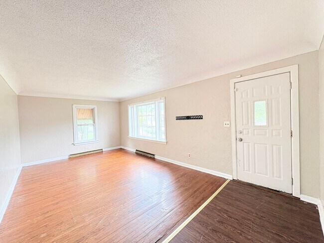 Building Photo - 1727 Marne Ave