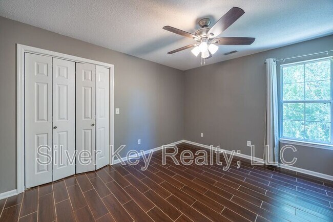 Building Photo - 1725 Brookwood Dr NE