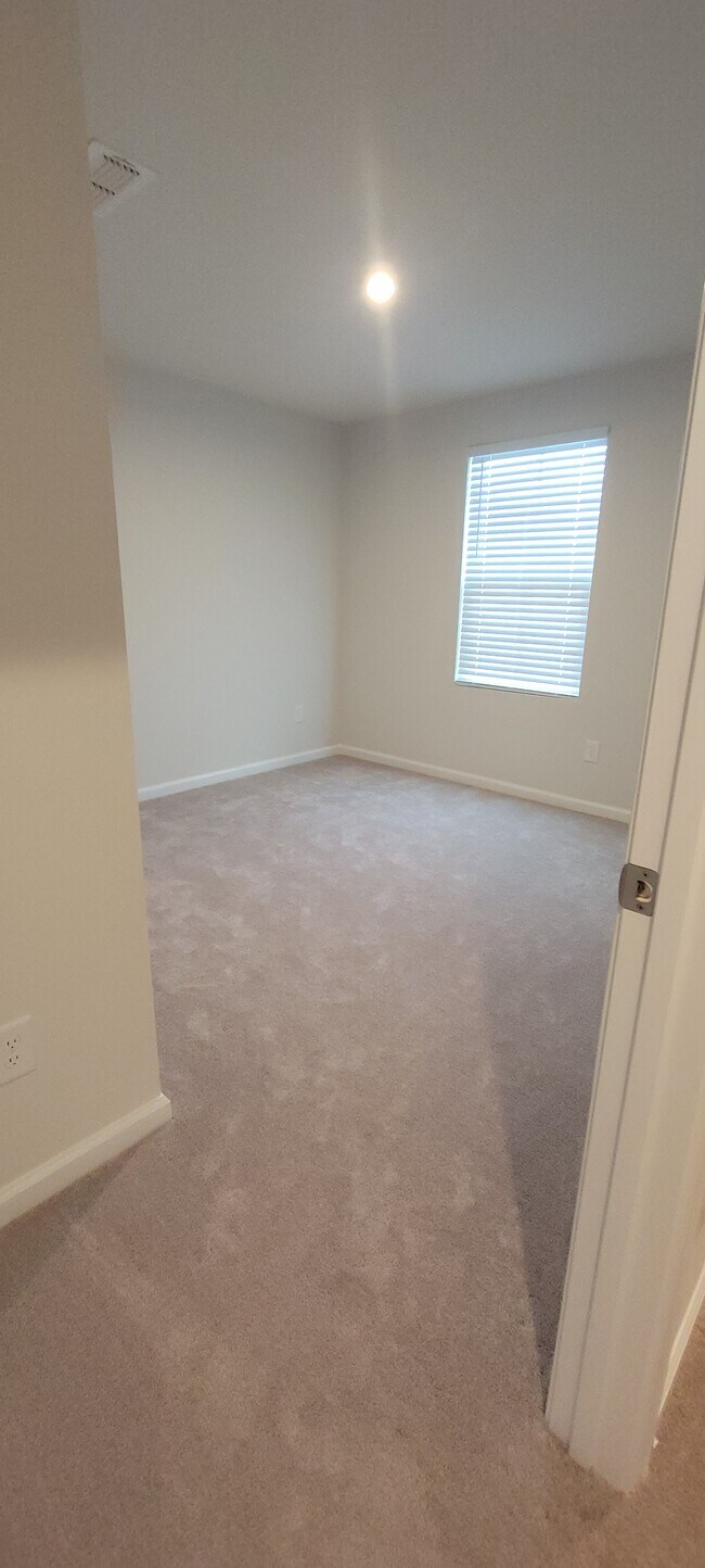 Building Photo - 5147 Downhaul Dr