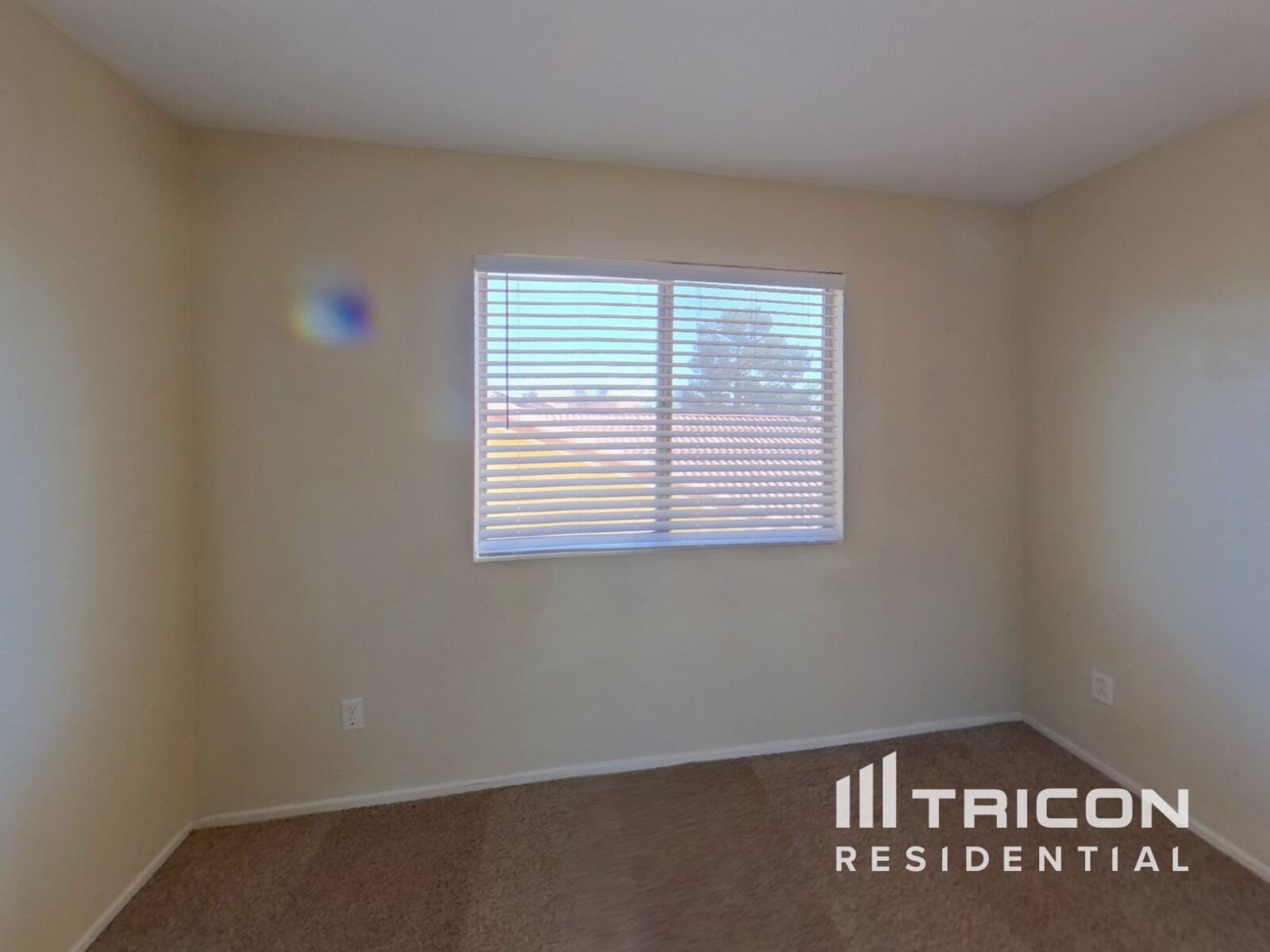 Building Photo - 1584 Bright View Dr