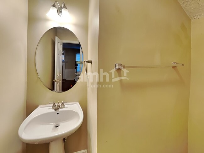 Building Photo - 315 Westminster Dr