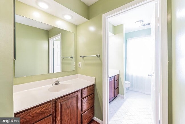 Building Photo - 14524 Pebblewood Dr