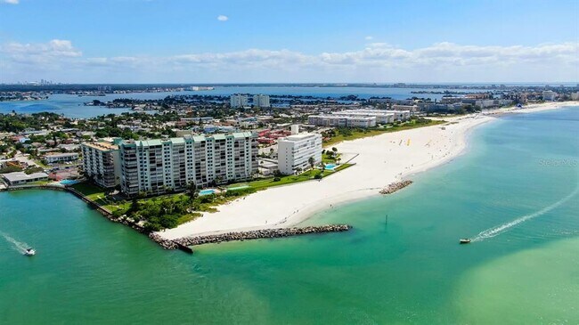 Building Photo - 7200 Sunshine Skyway Ln S