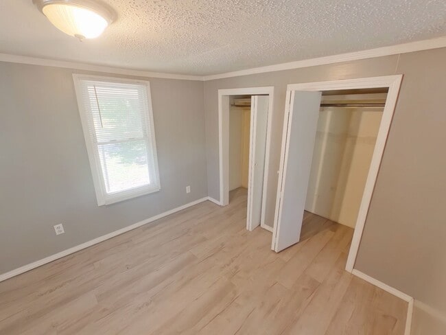 Building Photo - 2BR Renovated Home