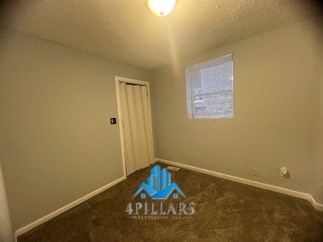 Building Photo - 1311 E Columbus Dr