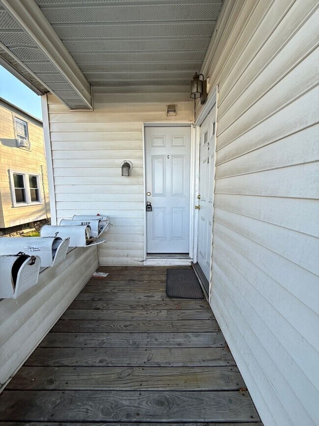 Primary Photo - 1309 Linden Ave