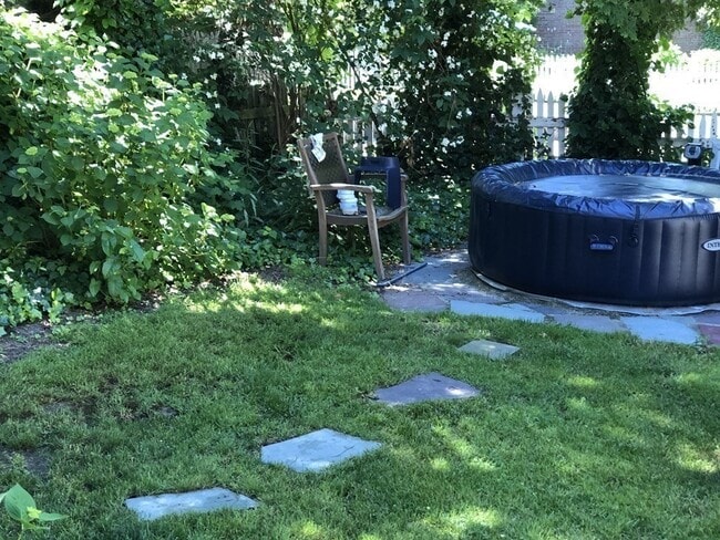 Building Photo - 165 Longwood Ave