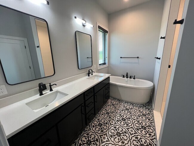 Building Photo - 3636 Eden Ct