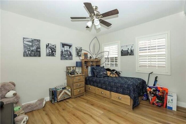 Building Photo - Stunning Claremont Home