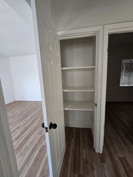 Building Photo - 7160 N Maroa Ave