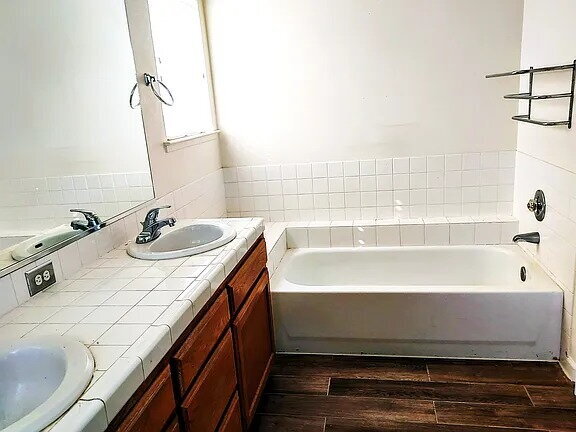 Building Photo - The 3-Bd , 2-Bth home is freshly renovated with new paint