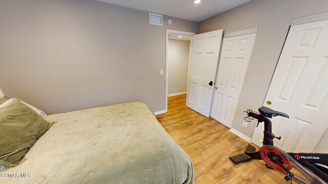 Building Photo - 30621 Sandtrap Dr