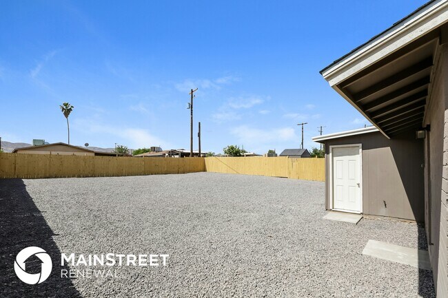 Building Photo - 2011 E Burgess Ln