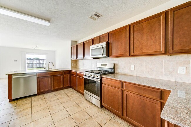 Building Photo - 16003 Peach Bluff Ln
