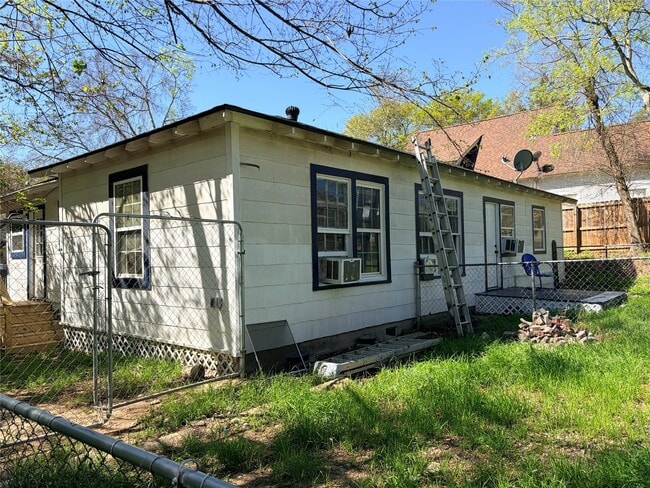 Building Photo - 1410 15th St