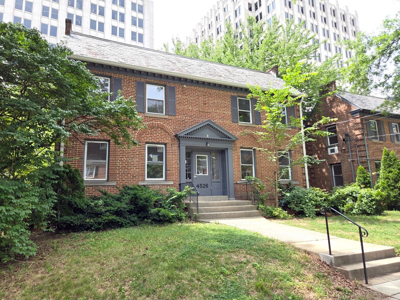 Building Photo - 4526 Avondale St