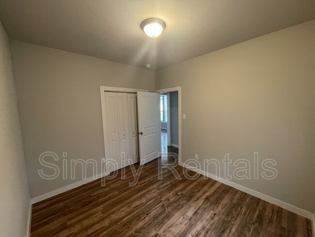 Building Photo - 4012 3rd St