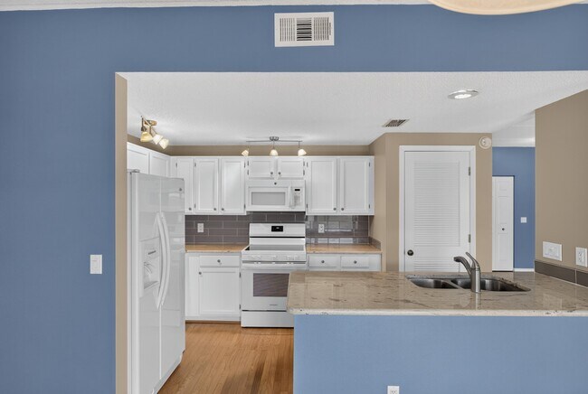Building Photo - 29 Aledo Ct
