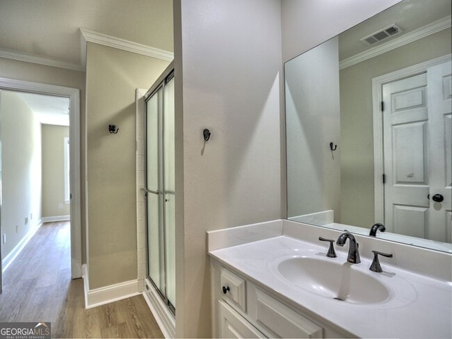 Building Photo - 3237 Waldwick Way SE