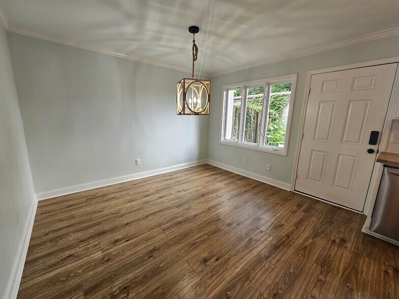 Building Photo - 634 Cobblestone Dr