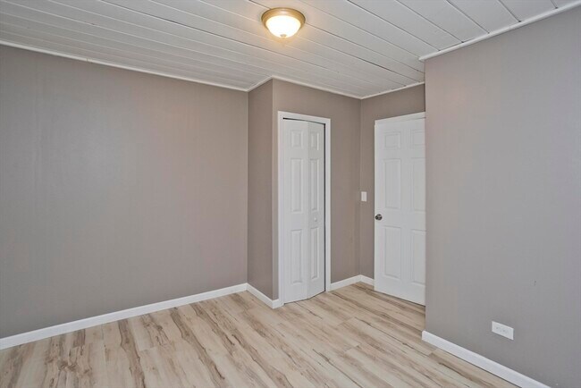 Building Photo - 16 Knightville Dam Road