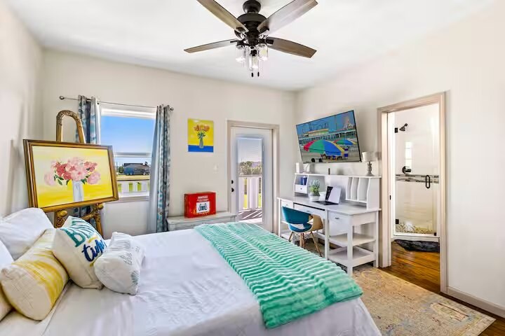 Building Photo - 14204 Miramar Dr