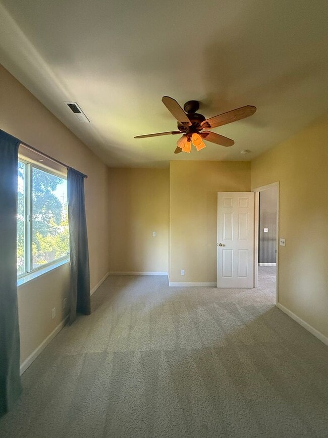 Building Photo - Beautiful 3-Bedroom, 2.5-Bath Home in Wind...