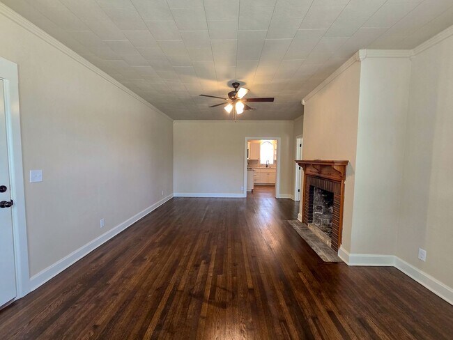 Building Photo - Cute 3 Bedroom Brick home in Shawnee