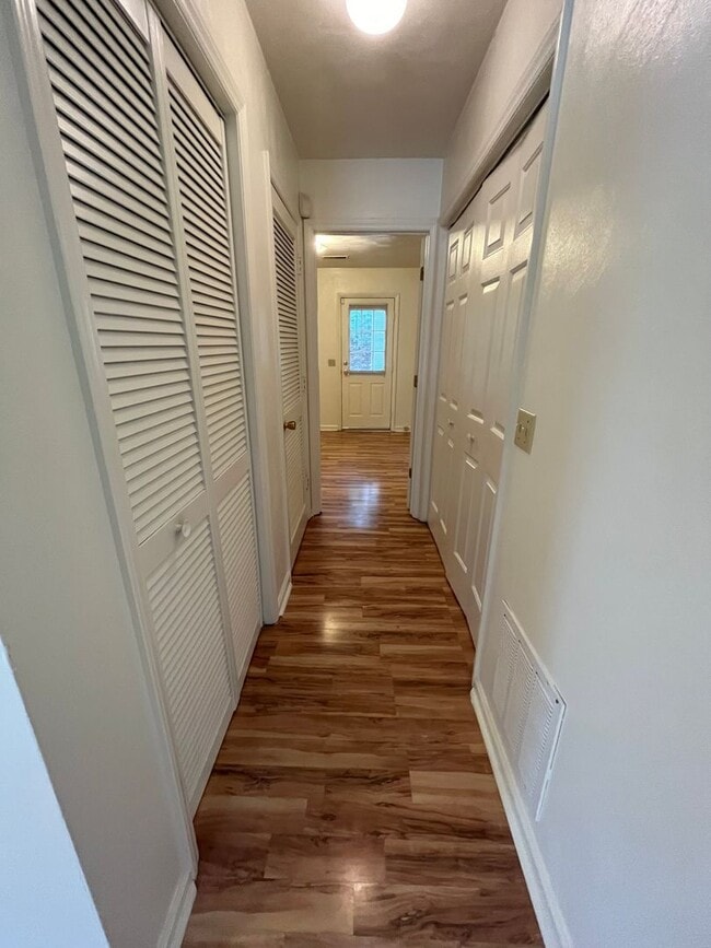 Building Photo - Rutherford 3 Bedroom 3 Bath with Den Town House