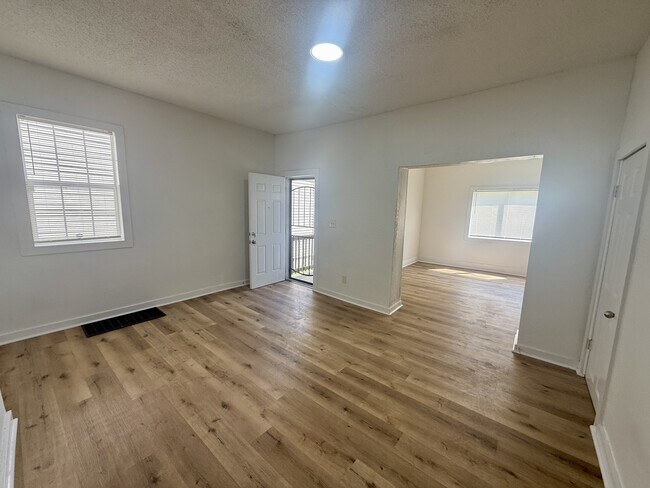 Building Photo - 125 Avondale Ave