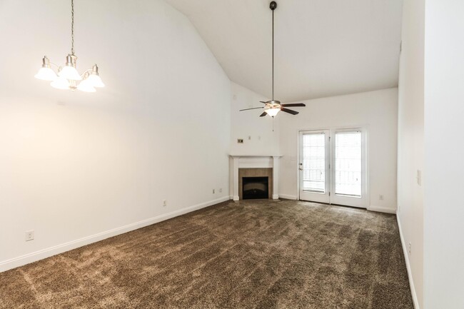 Building Photo - 334 High Meadows Pl