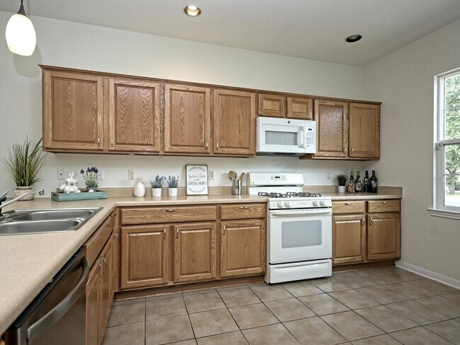 Building Photo - 708 Texas Dr