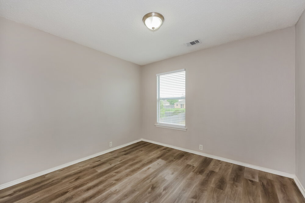 Building Photo - 819 Creekside Dr